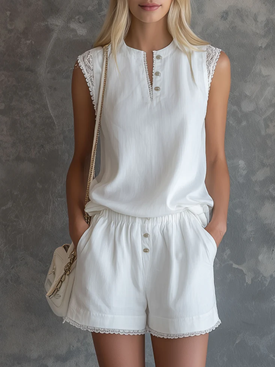 Qv™ | Conjunto informal compuesto por top sin mangas con ribete de encaje y pantalones cortos