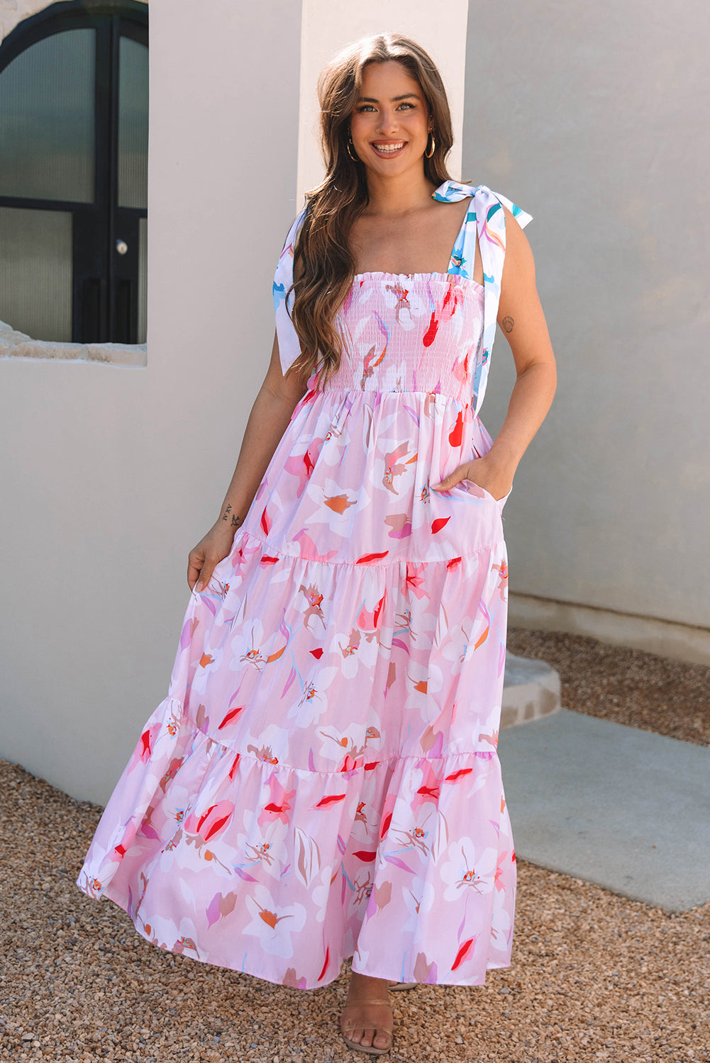 Dhalia™ | Vestido largo fruncido con hombros anudados y estampado floral rosa