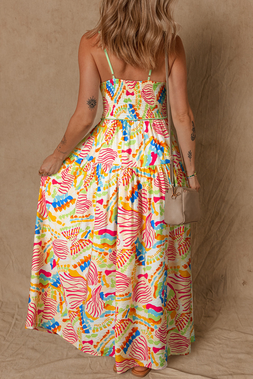 Kaldra™ | Vestido con tirantes finos y ribetes, estampado abstracto naranja