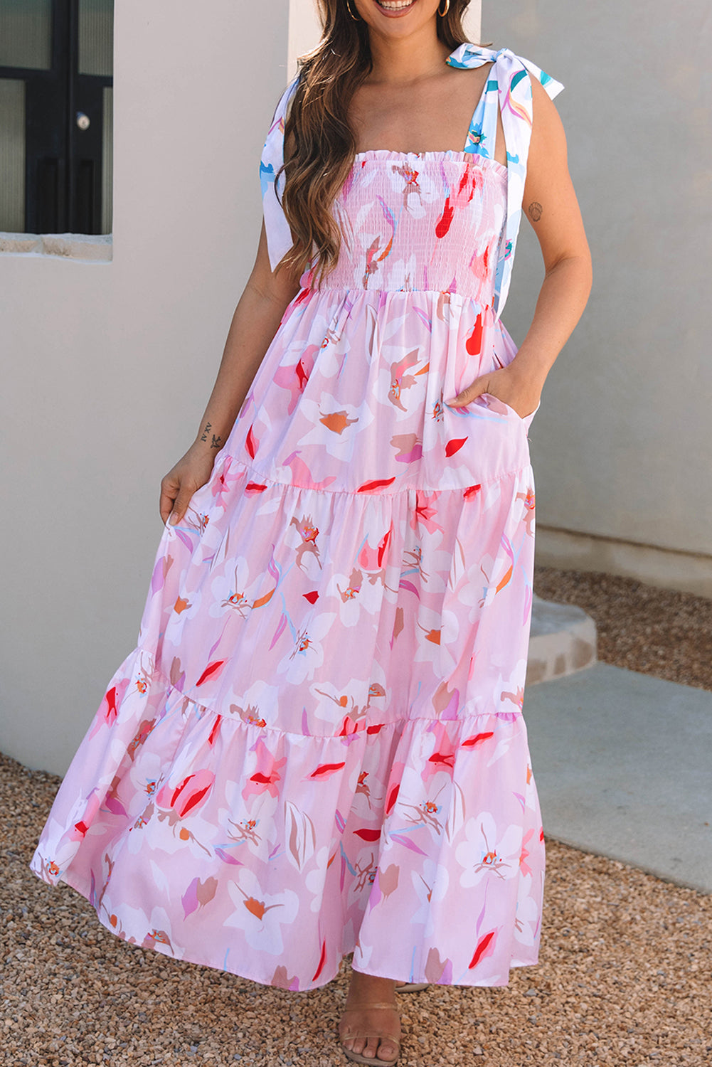 Dhalia™ | Vestido largo fruncido con hombros anudados y estampado floral rosa