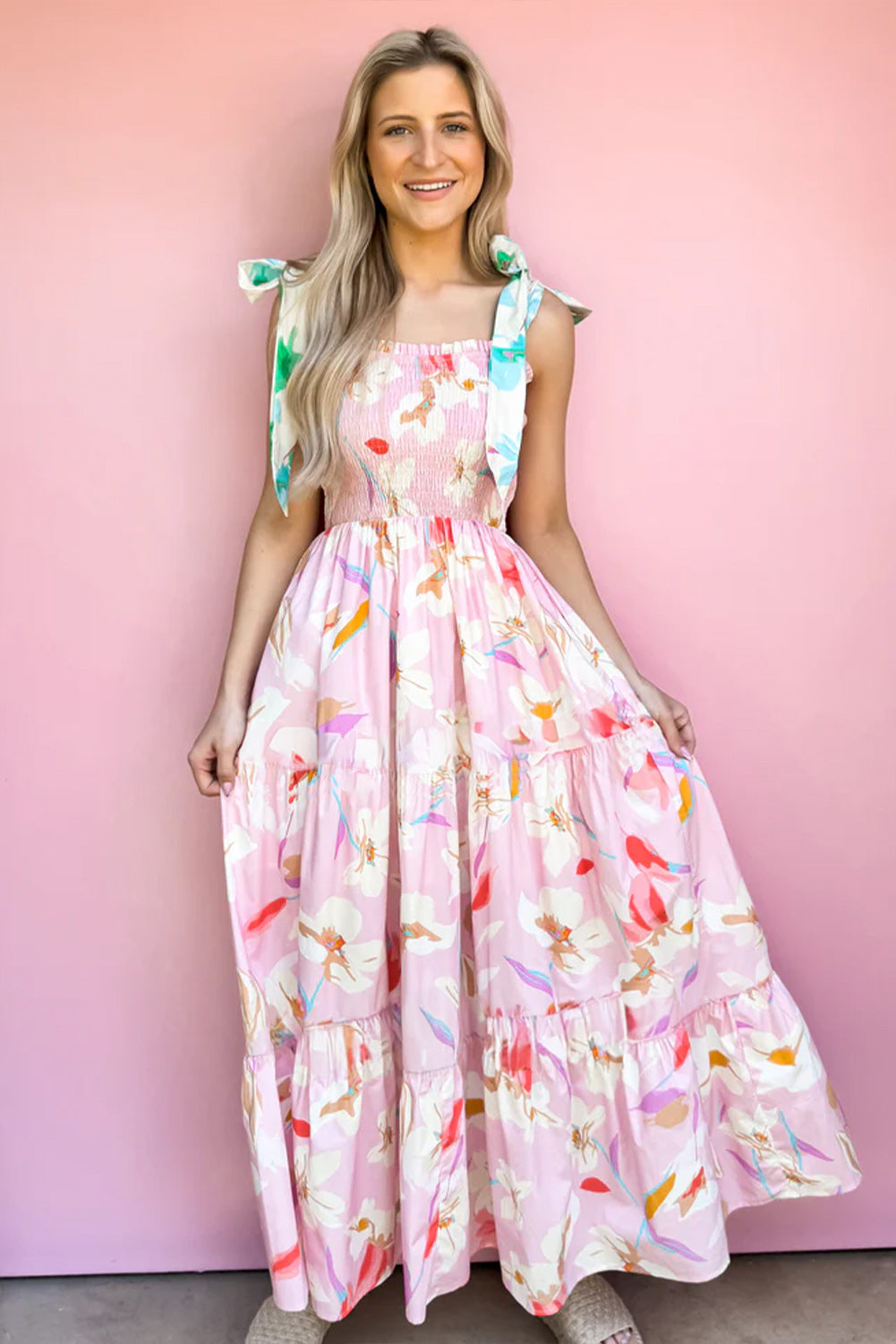 Dhalia™ | Vestido largo fruncido con hombros anudados y estampado floral rosa