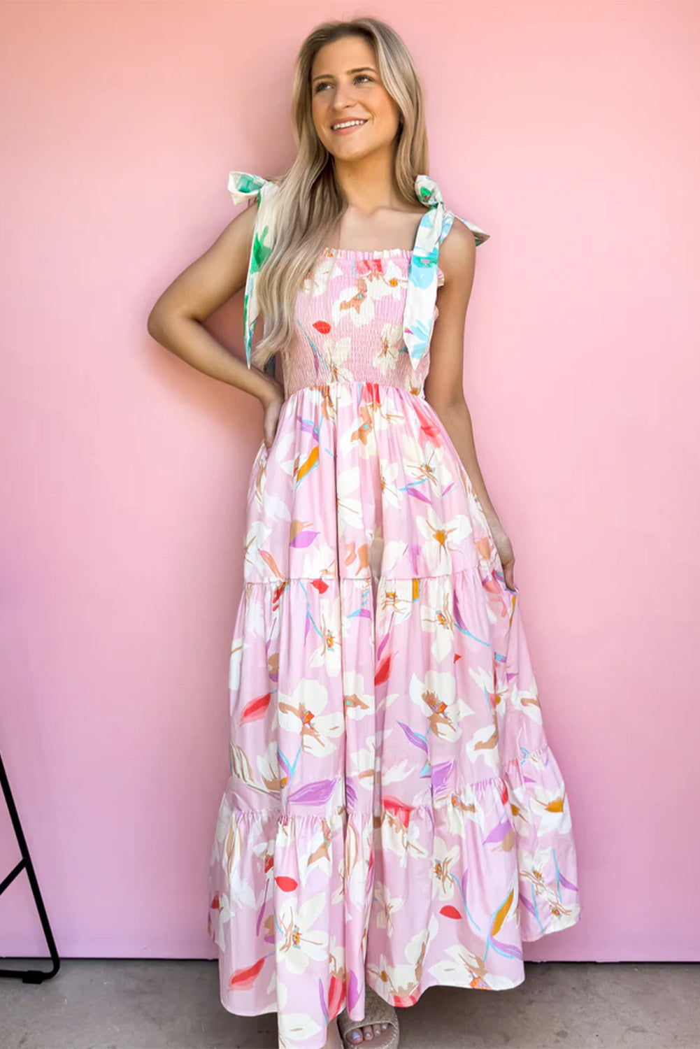 Dhalia™ | Vestido largo fruncido con hombros anudados y estampado floral rosa