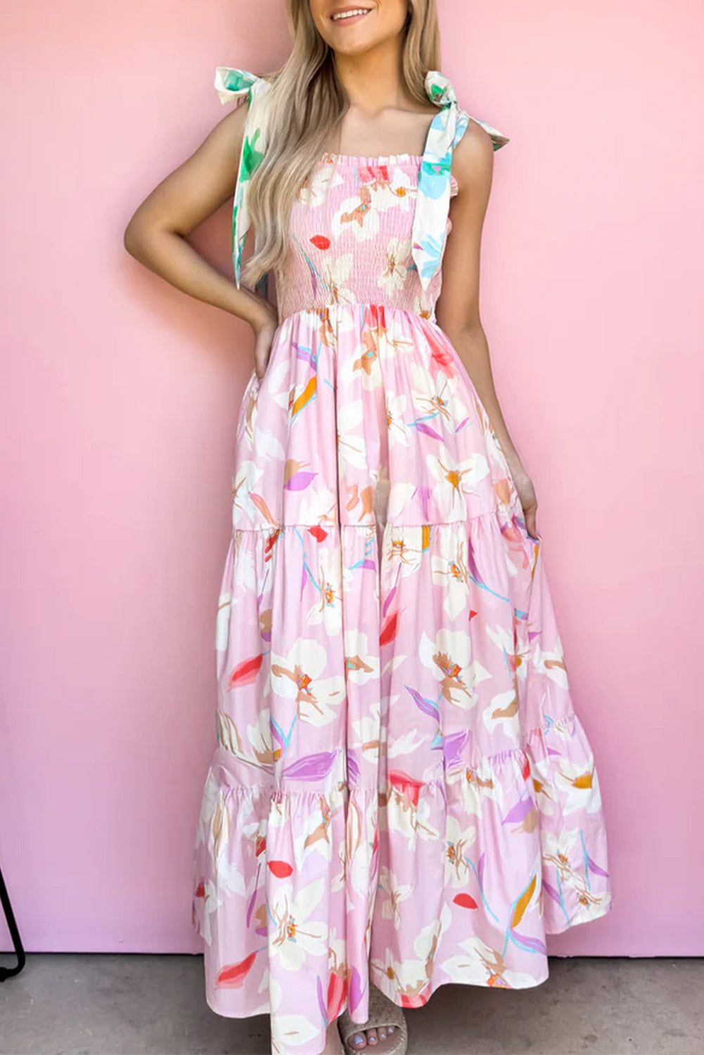 Dhalia™ | Vestido largo fruncido con hombros anudados y estampado floral rosa