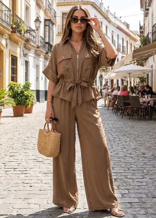 Spore™ | Conjunto marrón de pantalón y blusa