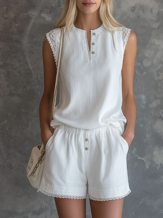 Qv™ | Conjunto informal compuesto por top sin mangas con ribete de encaje y pantalones cortos