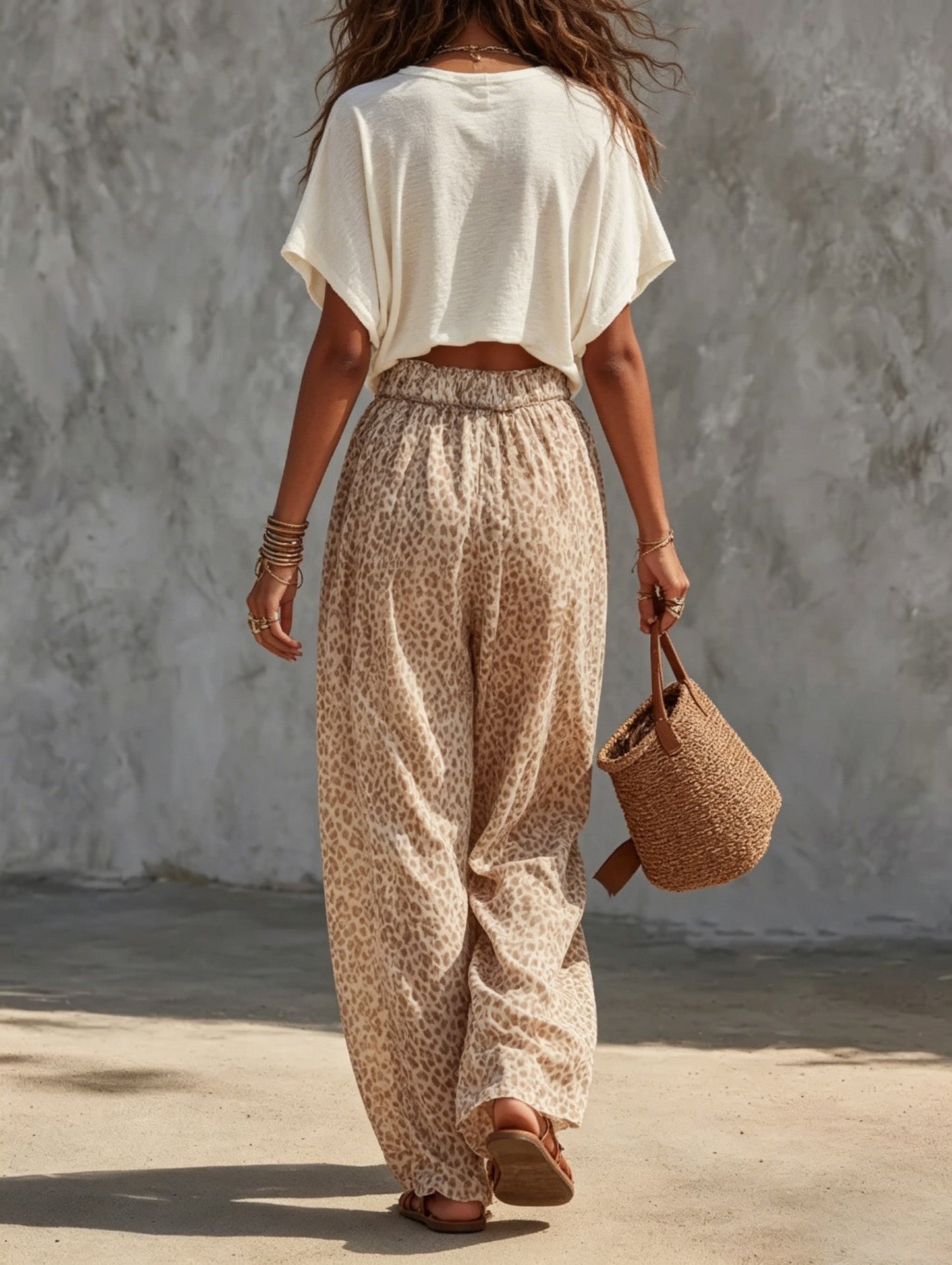 Angora™ | Conjunto de camiseta corta de algodón y lino + pantalones anchos con estampado de leopardo