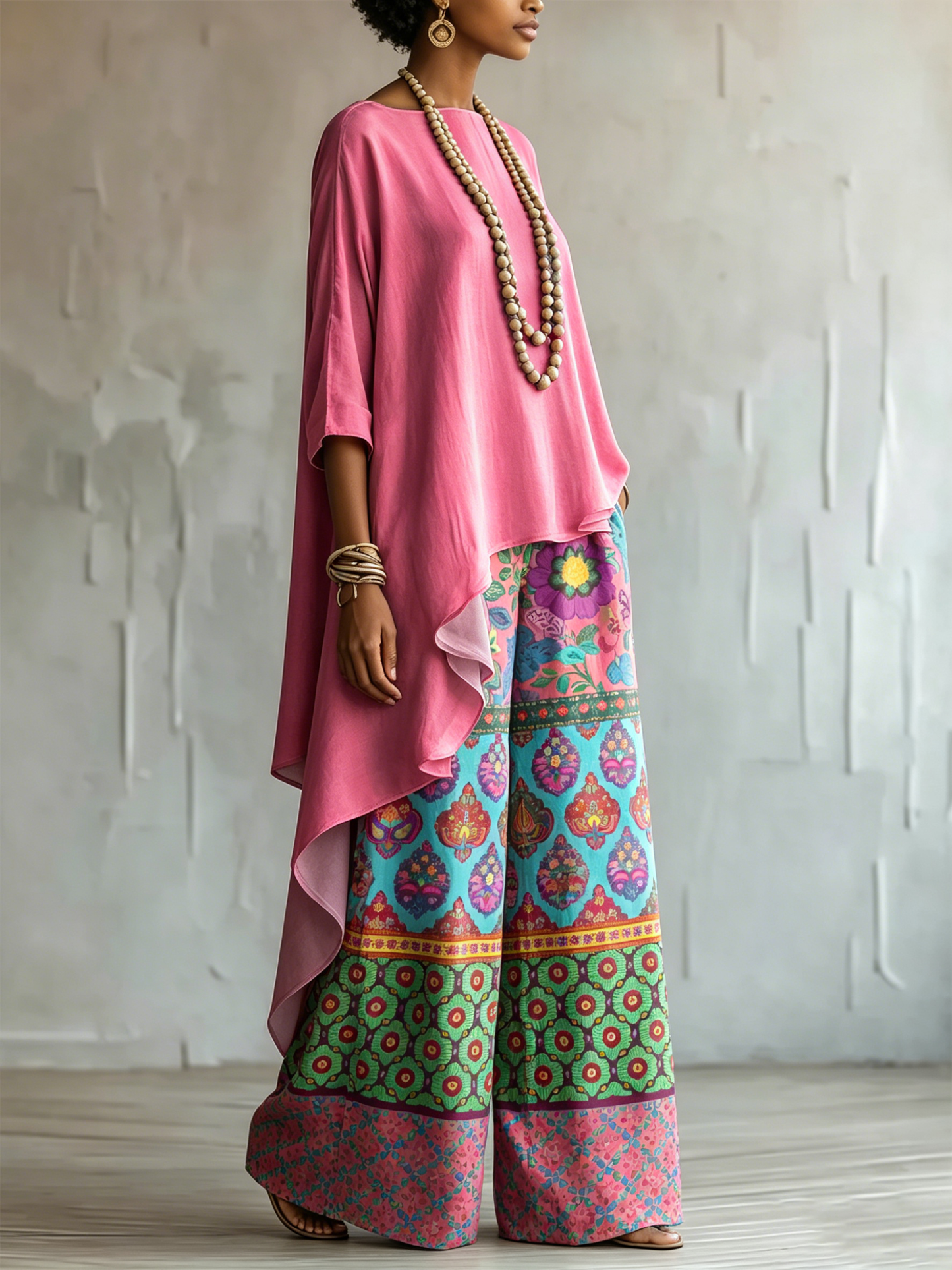 Muslin™ | Conjunto compuesto por un top holgado de algodón y lino y unos pantalones anchos de estilo étnico con estampado floral